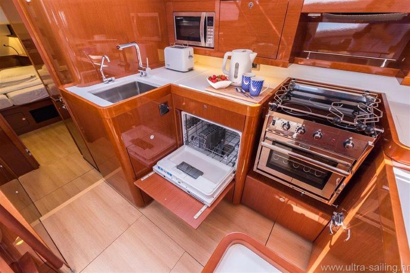 Book yachts online - sailboat - Oceanis 60 - TOURBILLON (AC and generator) - skippered  - rent