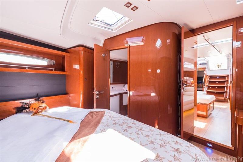 Book yachts online - sailboat - Oceanis 60 - TOURBILLON (AC and generator) - skippered  - rent