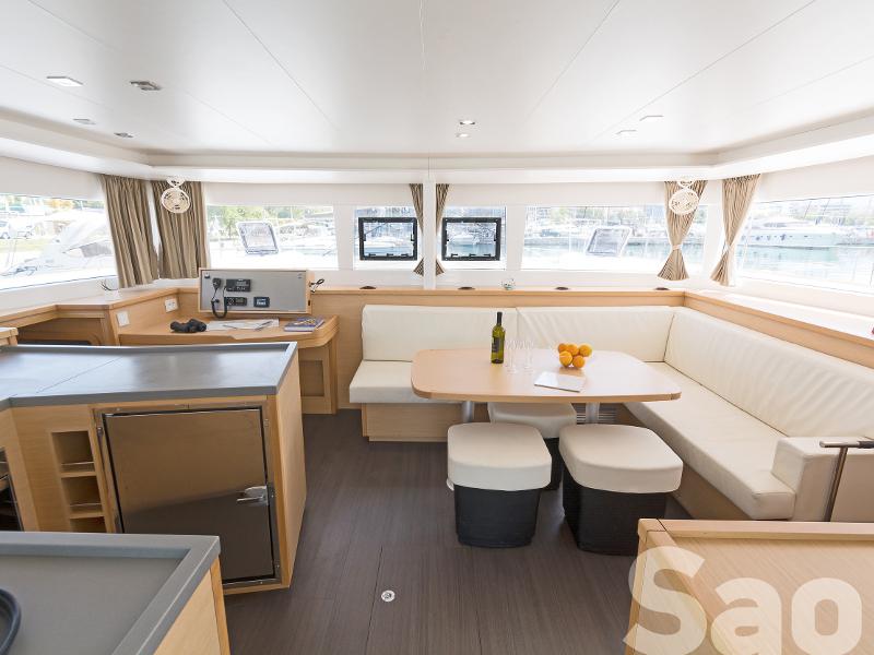 Book yachts online - catamaran - Lagoon 450 Fly A/C &amp; GEN - Sao - rent
