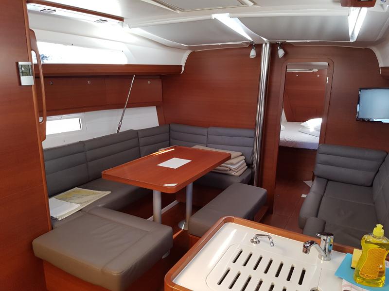 Book yachts online - sailboat - Dufour 412 Grandlarge - Bety - rent