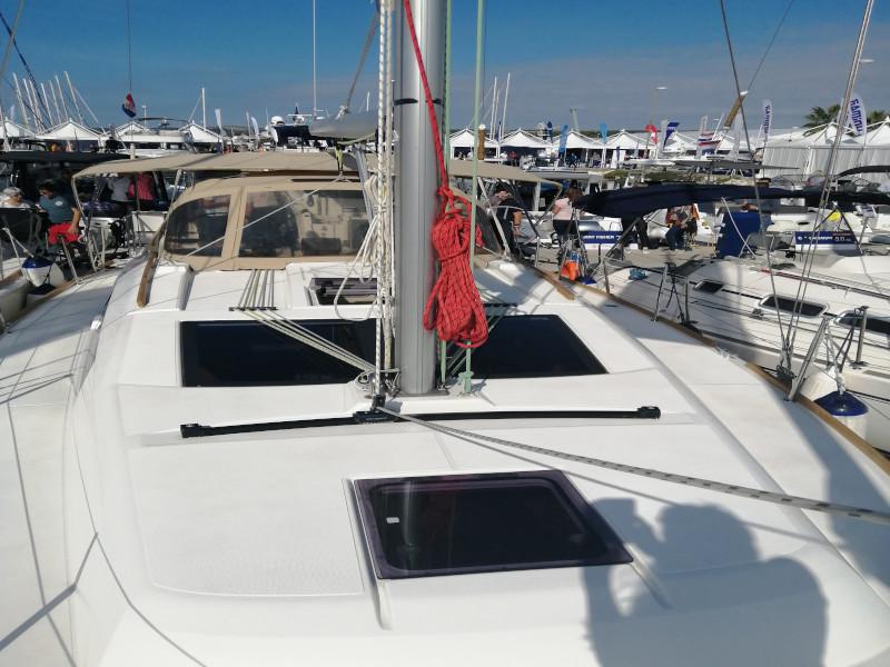 Book yachts online - sailboat - Dufour 382 GL - Mata - rent