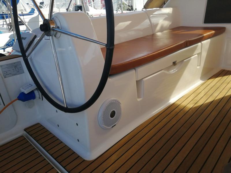 Book yachts online - sailboat - Dufour 382 GL - Mata - rent