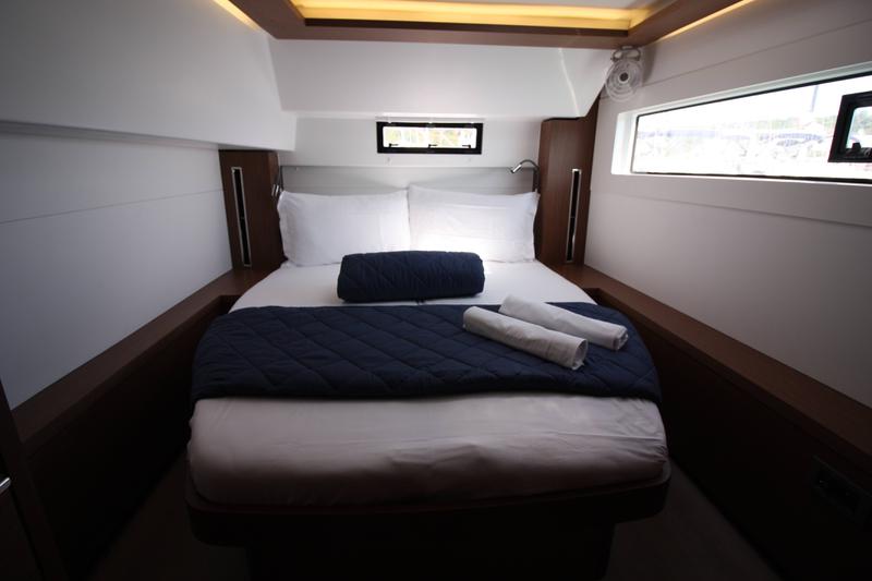 Book yachts online - catamaran - Lagoon 46 - Westerlund (A/C, WM, Generator, Inverter 12/220V) - rent
