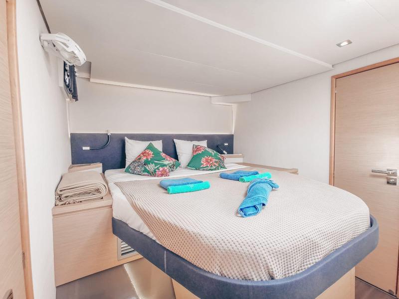 Book yachts online - catamaran - Saba 50 [8 CAB] - Lamela LA - rent
