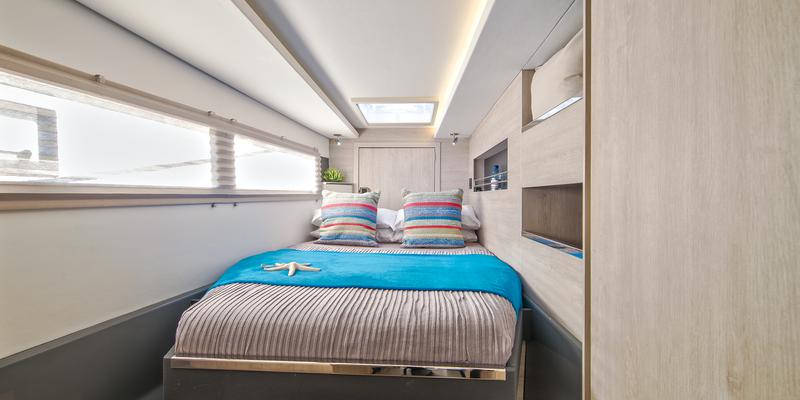 Book yachts online - catamaran - Moorings 4500 - Moorings 4500 (2017) - rent