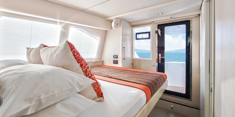 Book yachts online - catamaran - Moorings 5800 - Moorings 5800 (2016) - rent