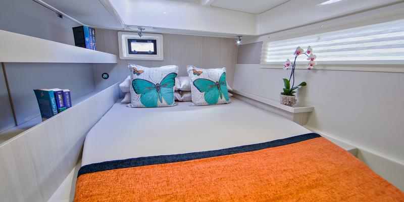 Book yachts online - catamaran - Moorings 4800 - Moorings 4800 (2015) - rent
