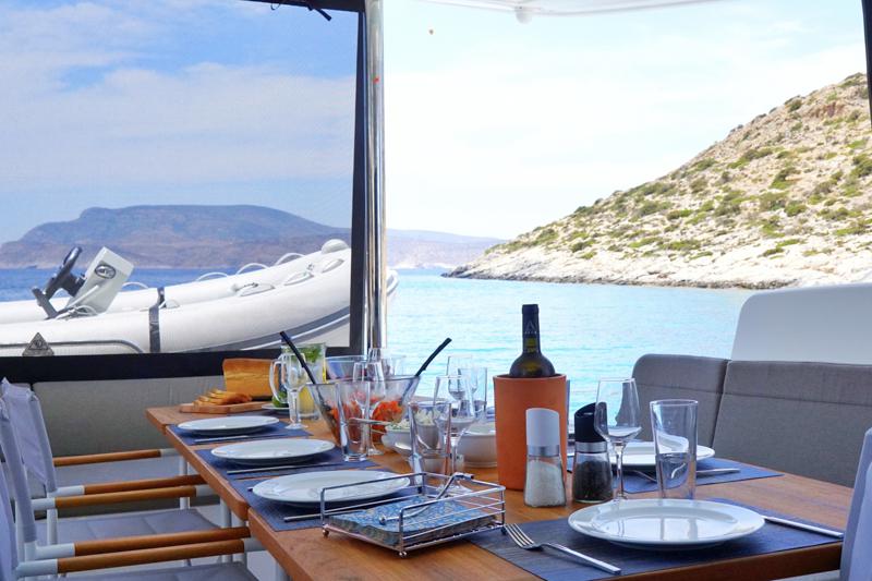 Book yachts online - catamaran - Lagoon 50 (5 cabs) Skippered - ADIAMO - rent