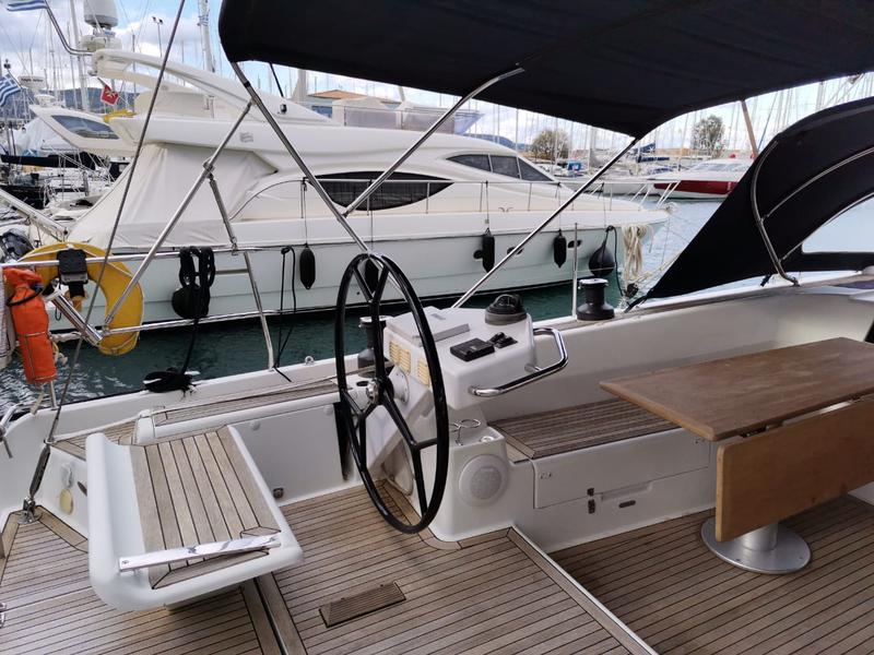 Book yachts online - sailboat - Hanse 575 - Shawe Thing (Only with Skipper) - rent