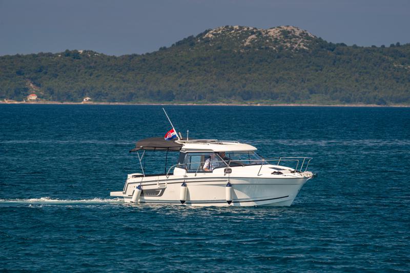 Book yachts online - motorboat - Merry Fisher 795 - Klapa - rent
