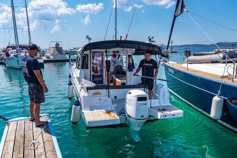 Book yachts online - motorboat - Merry Fisher 795 - Klapa - rent