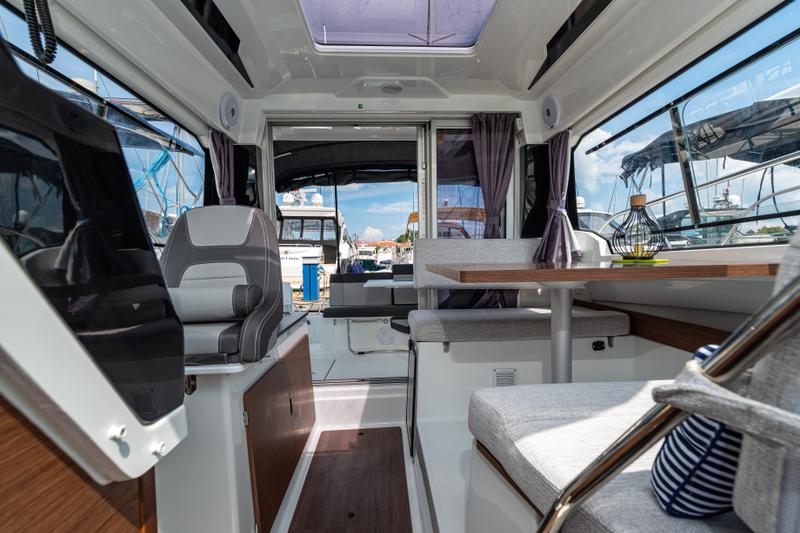 Book yachts online - motorboat - Merry Fisher 795 - Klapa - rent
