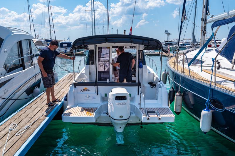 Book yachts online - motorboat - Merry Fisher 795 - Klapa - rent