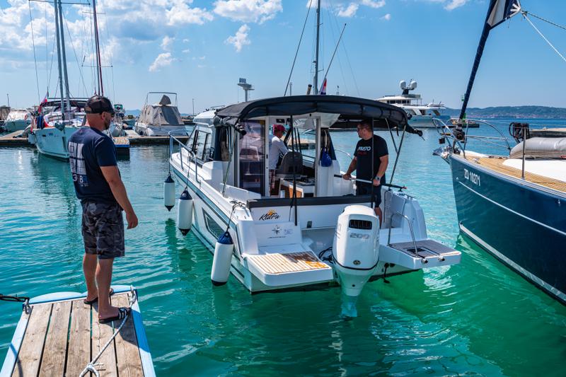 Book yachts online - motorboat - Merry Fisher 795 - Klapa - rent