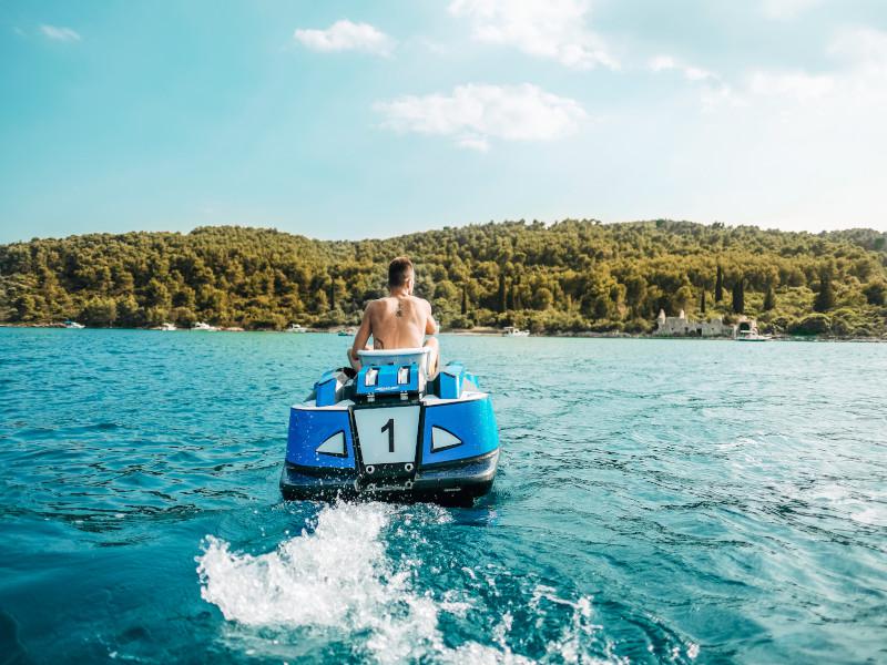 Book yachts online - motorboat - Monte Carlo 5 - Blizzard - rent
