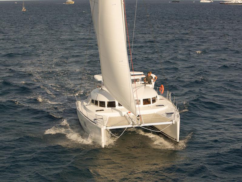 Book yachts online - catamaran - Lagoon 380 - Ploto - rent