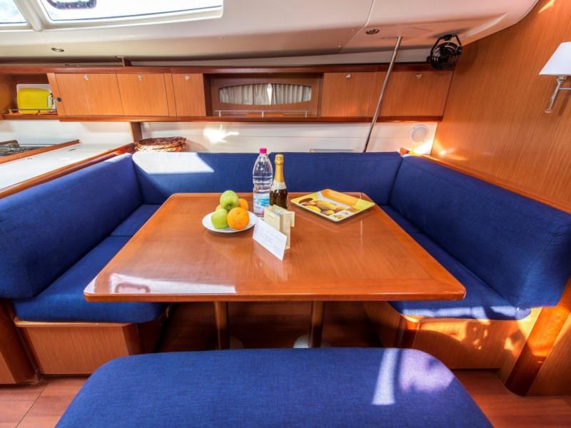 Book yachts online - sailboat - Oceanis 54 - SIRENA De ORO (air condition, generator) - rent