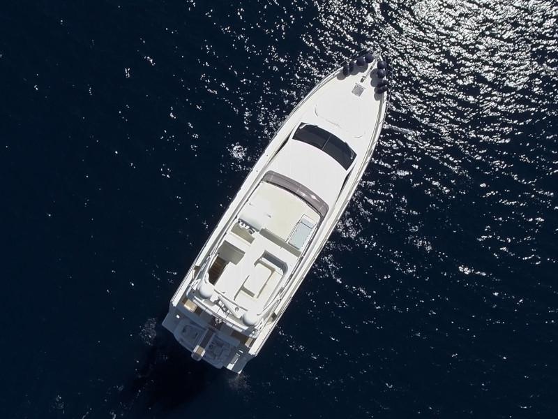 Book yachts online - motorboat - Ferretti 630 - AMY - rent