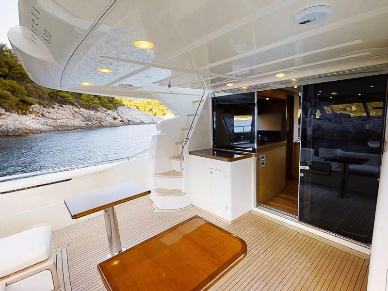 Book yachts online - motorboat - Ferretti 630 - AMY - rent