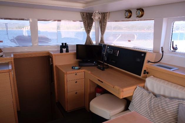 Book yachts online - catamaran - Lagoon 450 Crewed - Iris IV - rent