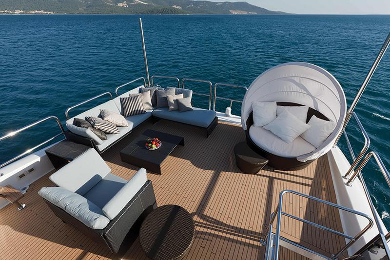 Book yachts online - motorboat - Johnson 87 - Johnson Baby - rent