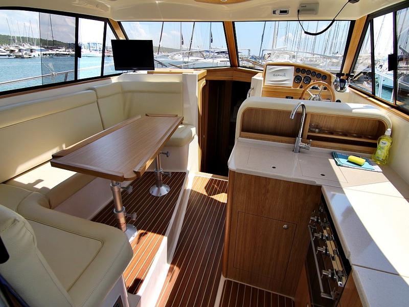 Book yachts online - motorboat - ADRIANA 44 BT (18) - ANAIS - rent
