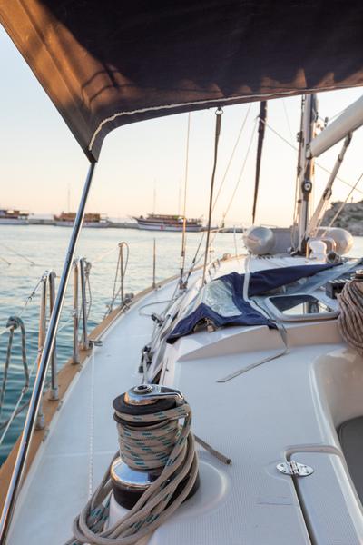 Book yachts online - sailboat - Bavaria 44 - TARISA  - rent