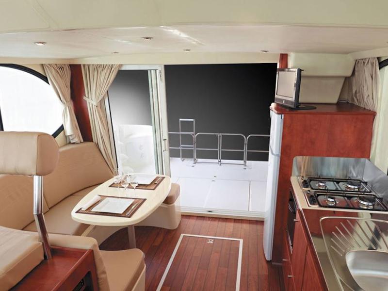 Book yachts online - motorboat - Estivale Quattro - SULLY FR - rent