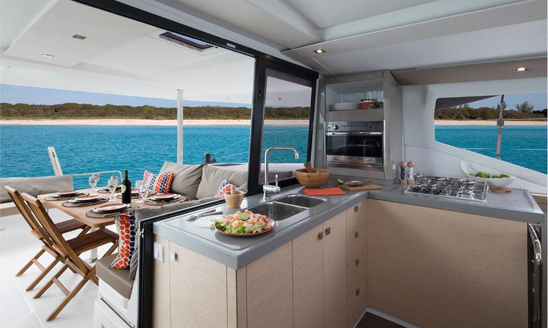 Book yachts online - catamaran - Lucia 40 - Infinite Blue - rent
