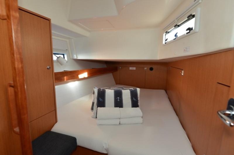 Book yachts online - sailboat - Bavaria Cruiser 45 - Elise -Bavaria 45 Cruiser - rent