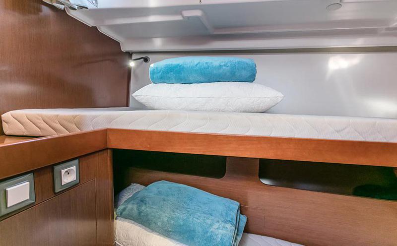 Book yachts online - sailboat - Oceanis 55 - Noemi - rent