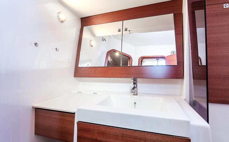 Book yachts online - sailboat - Dufour 512 Grand Large - Eleonora - rent