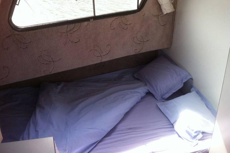 Book yachts online - motorboat - Riviera 920 - CHINON - rent