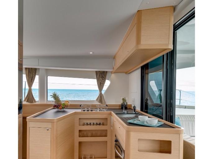 Book yachts online - catamaran - Lagoon 42 12 pax - Neverland - rent