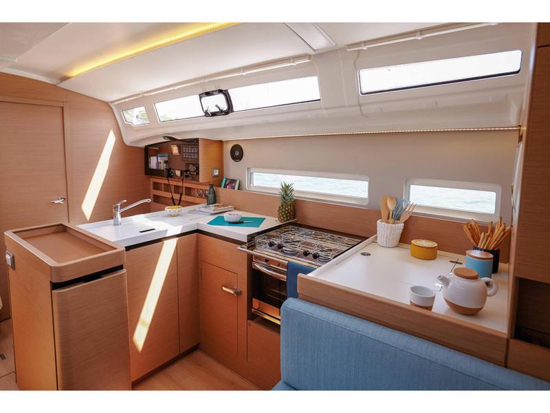 Book yachts online - sailboat - Sun Odyssey 410 - BARRACUDA - rent