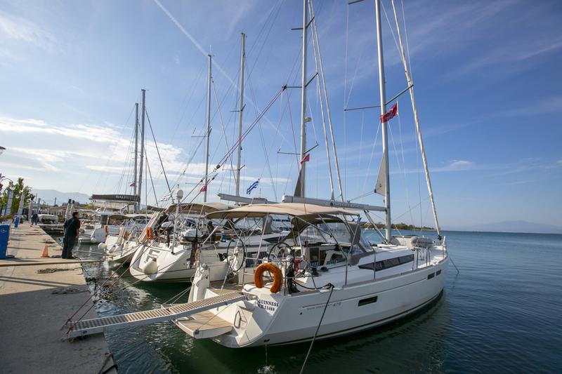 Book yachts online - sailboat - Sun Odyssey 479 - GUINNESS - rent