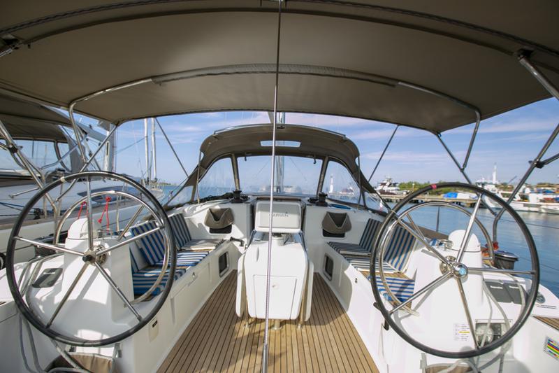Book yachts online - sailboat - Sun Odyssey 479 - GUINNESS - rent