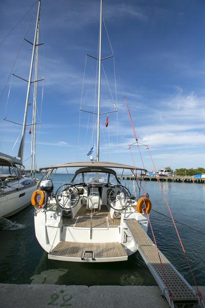 Book yachts online - sailboat - Sun Odyssey 479 - GUINNESS - rent