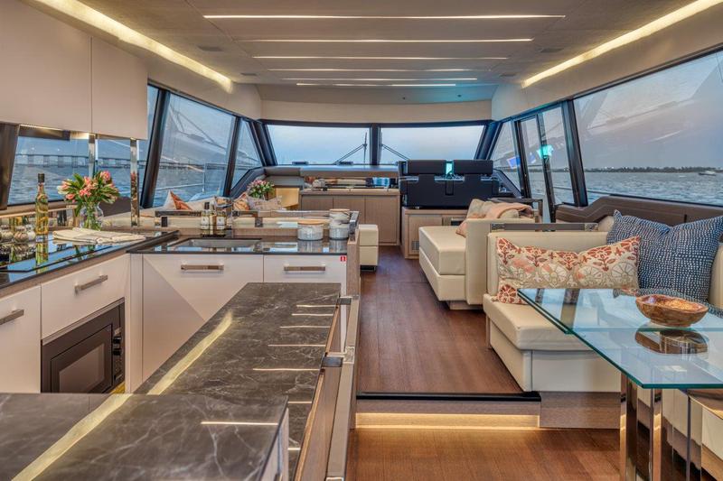 Book yachts online - motorboat - Prestige 690 - ALINA - rent