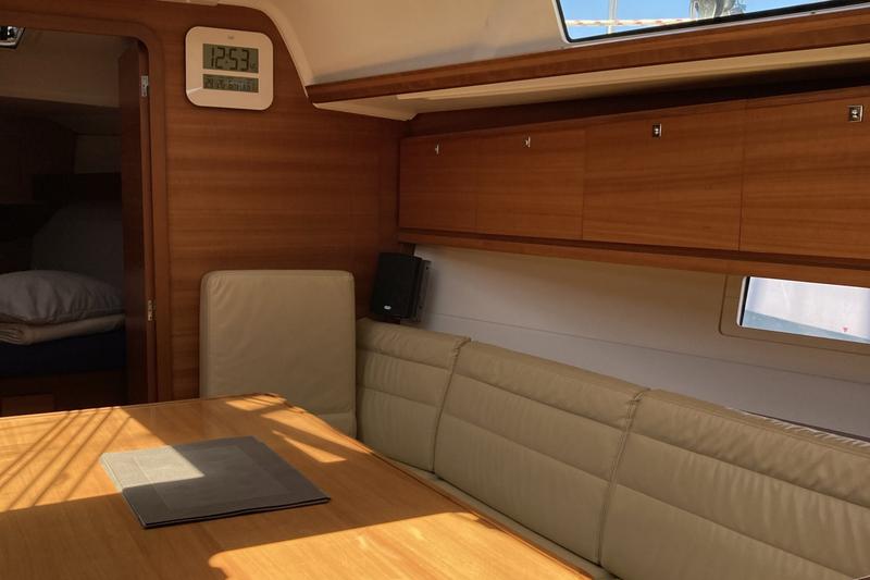 Book yachts online - sailboat - Dufour 382 Grand Large - Andreana - rent