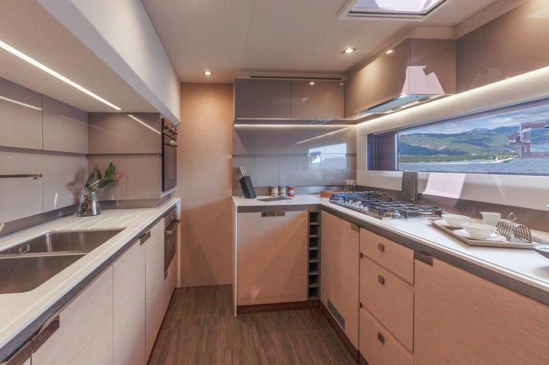 Book yachts online - catamaran - Alegria 67 - ALIZÉ - rent