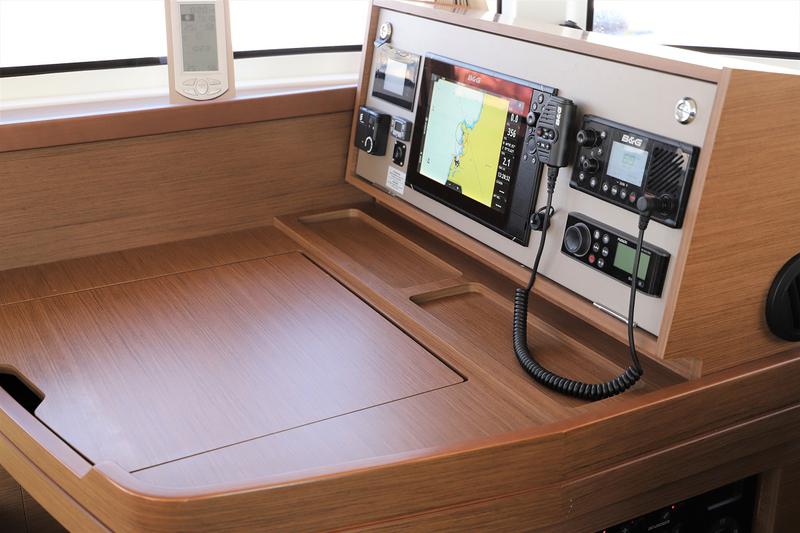 Book yachts online - catamaran - Lagoon 42 - Da Vinci - rent