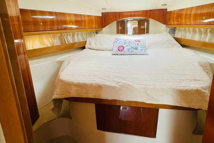 Book yachts online - motorboat - Mira 40 - Notorius - rent