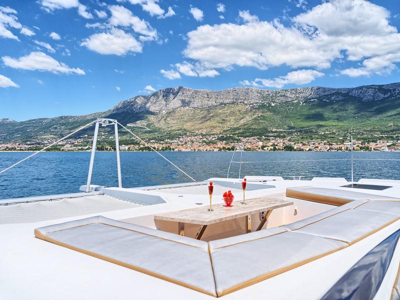 Book yachts online - catamaran - Luna 49 - GOLD - rent