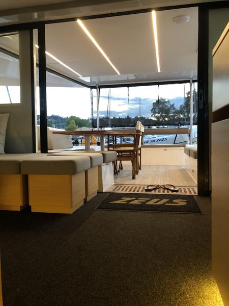 Book yachts online - powercatamaran - Nautitech 47 Power - ZEUS - rent