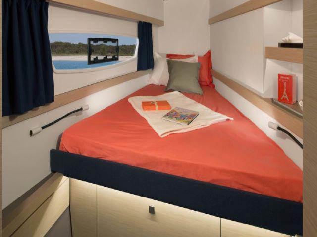 Book yachts online - catamaran - Lucia 40 - Brave Coquina - rent