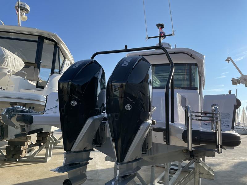 Book yachts online - motorboat - Axopar 37 XC Cross Cabin - KOSI - rent