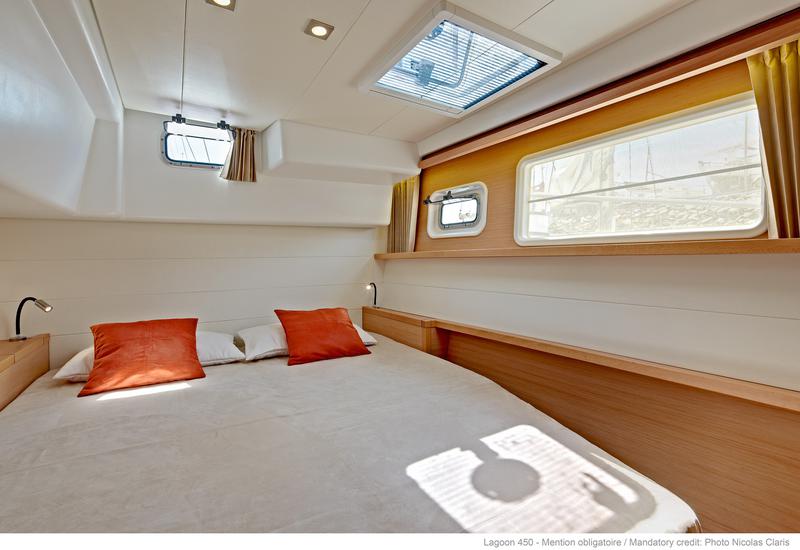 Book yachts online - catamaran - Lagoon 450 - Azzurra - rent