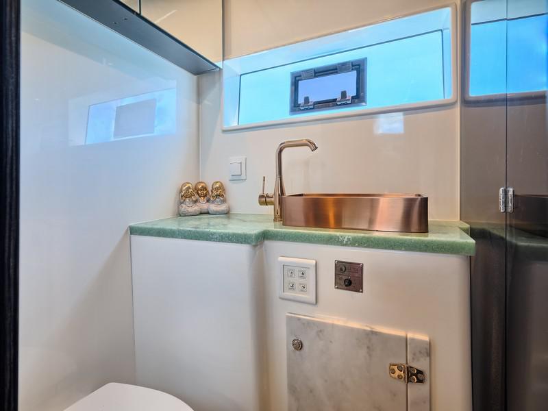 Book yachts online - catamaran - Luna 49 - BLUE - rent