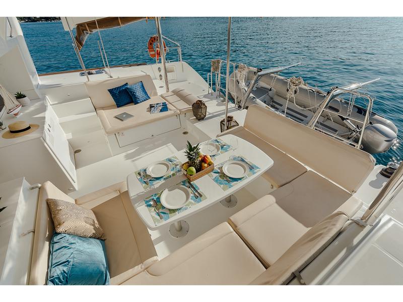 Book yachts online - catamaran - Lagoon 450 - Irina - rent